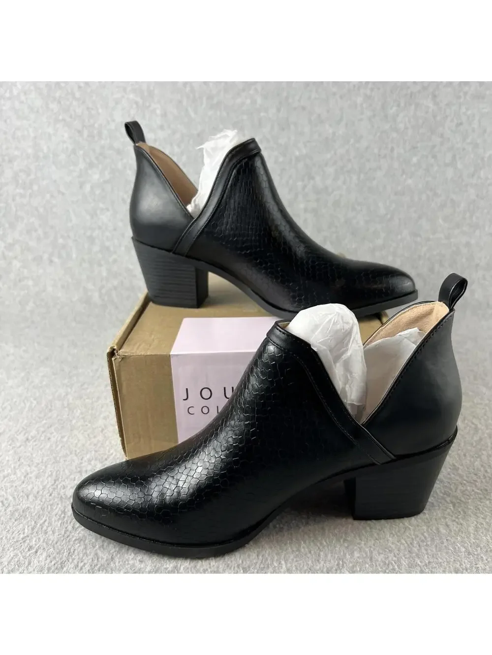 Journee Collection Women Ankle boots Terri textured, snake skin Booties Size 7.5